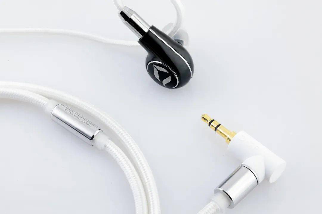 hifi音乐app苹果版
:DITA新款Perpetua C耳机及Celeste Kondo纯银耳机线上市-第3张图片-太平洋在线下载
